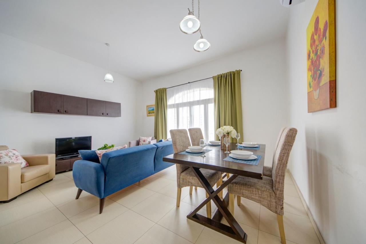 St Julians 2 Bedroom Apartment With Commanding Seaviews By Shortletsmalta San Giuliano Esterno foto